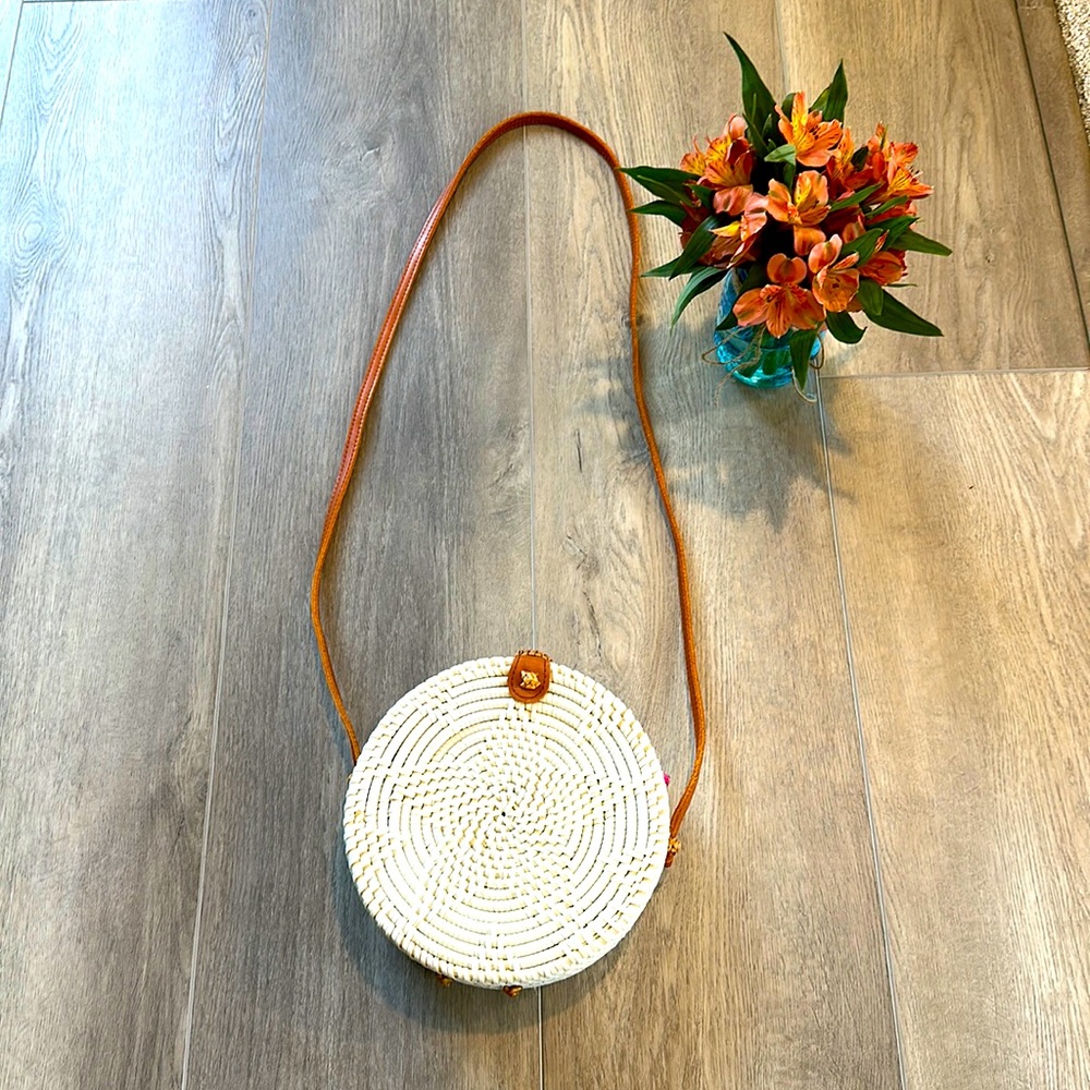 Anthropology woven round Boho bag mint condition. Like new Anthropologie purse